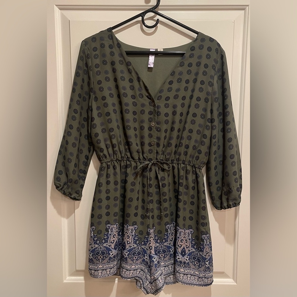 Green Patterned Romper Size M